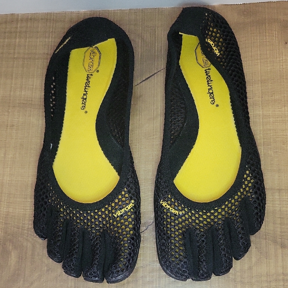 Vibram Women's Black and Yellow FiveFingers Athletic Shoes NWOT